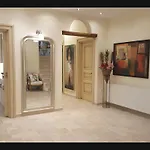 Pari Manda Vila *