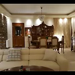 Vila Pari Manda *