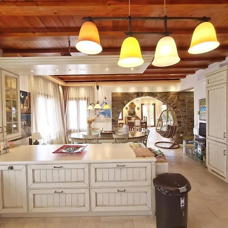 Pari Manda Agios Prokopios (Naxos)