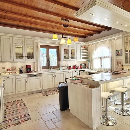 Pari Manda Βίλα *