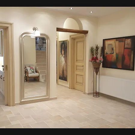 Pari Manda Βίλα *