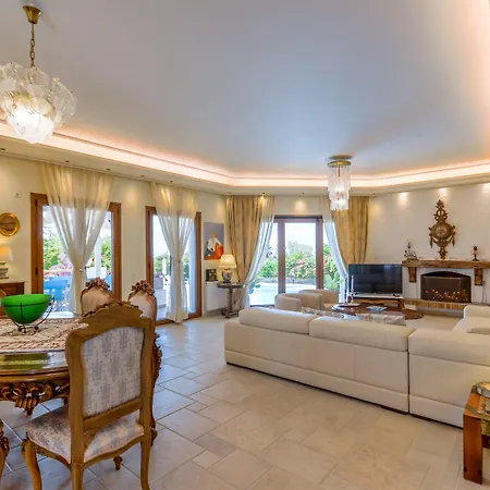 Pari Manda Άγιος Προκόπιος