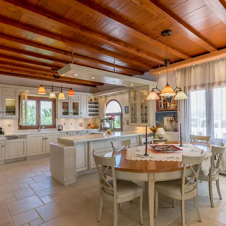 Pari Manda Βίλα Άγιος Προκόπιος